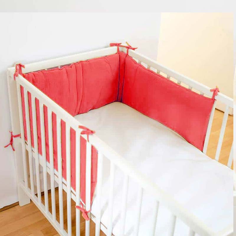 tour de lit en coton bio papate bébé rouge fraise
